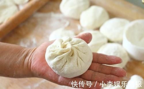 蒸包子时：记住不要直接上锅蒸！牢记3诀窍，包子松软好吃不塌陷