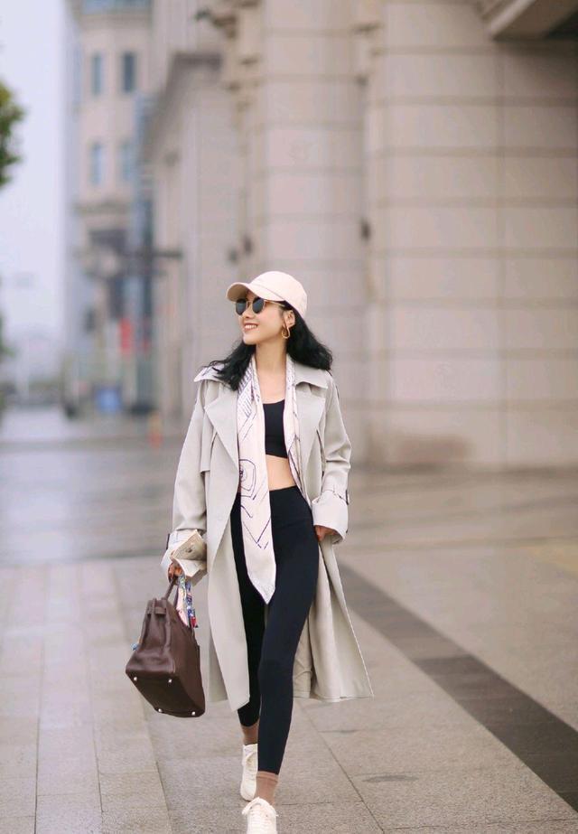 气质感|风衣又开始“流行”了,这几个搭配思路,让你时尚度更上一层楼