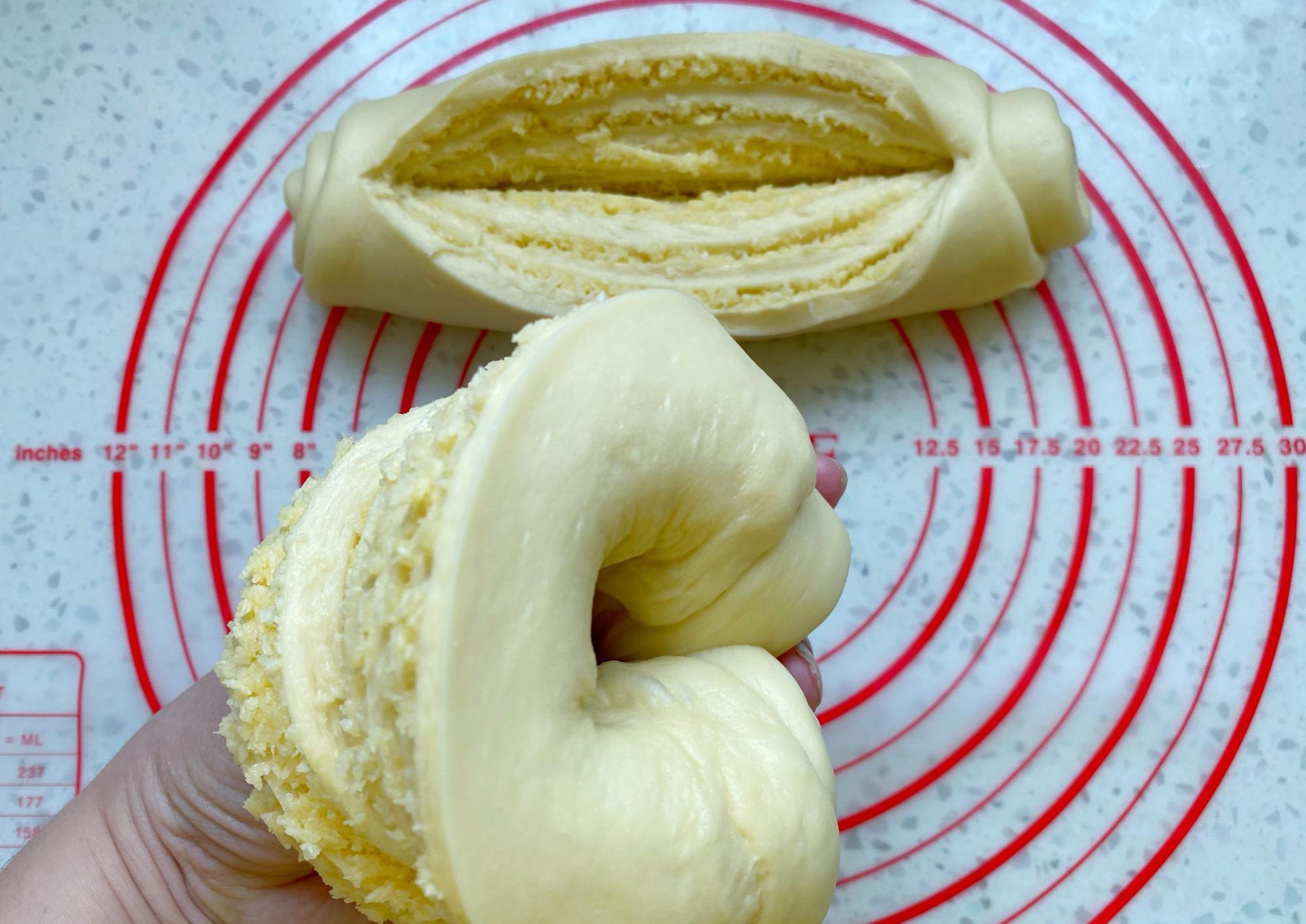 金黄香酥，柔软细腻又拉丝，1次发酵手撕椰蓉吐司，学会了不用买