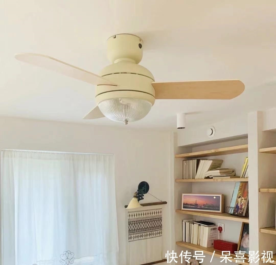 浴室柜|参观了这个家,才明白什么叫高雅,全屋大白墙,竞没有一丝的俗气