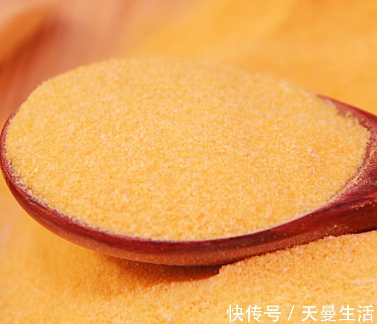 长时间|关于抛竿定点打窝的方法和技巧！开杆就上鱼