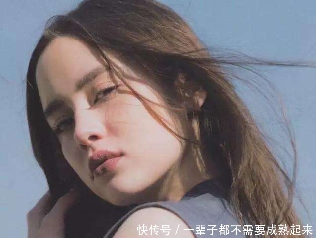 特征|女孩子脸上有这“3特征”,说明你是“高级脸”,难怪不愁脱单!