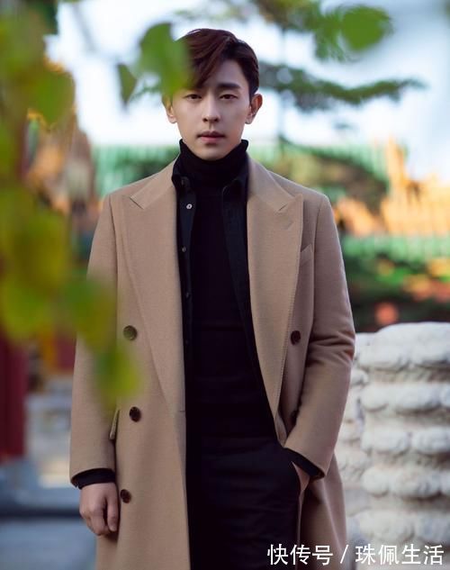 鄧倫招聘員工福利多,包吃包住包奶茶,一看工資勸退眾人