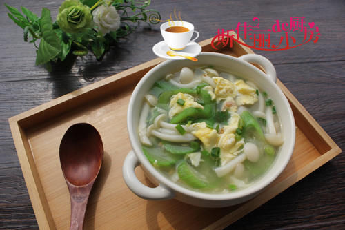 小贵|50岁阿姨轻断食晚餐走红朋友圈，网友：真自律，难怪身材保持这么好