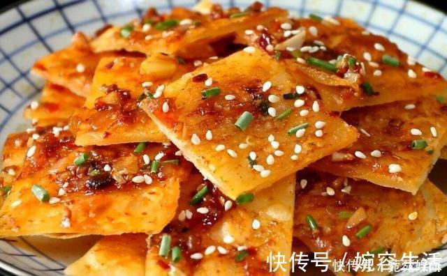 “早餐”别再吃包子馒头了,2块钱的饺子皮煎一煎,出锅太香了!