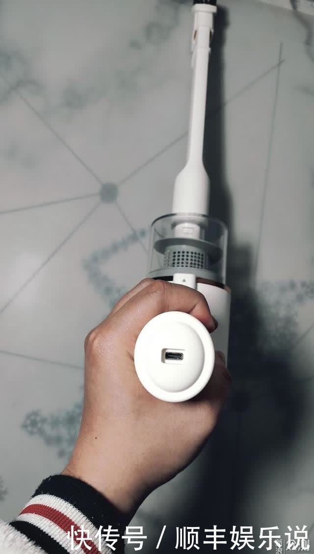 大宇V1三合一无线吸尘除螨仪开箱简测