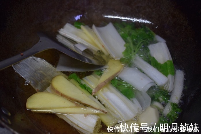 调肉饺子馅,这“3香”不能少!饺子油润饱满,鲜嫩多汁,香喷喷