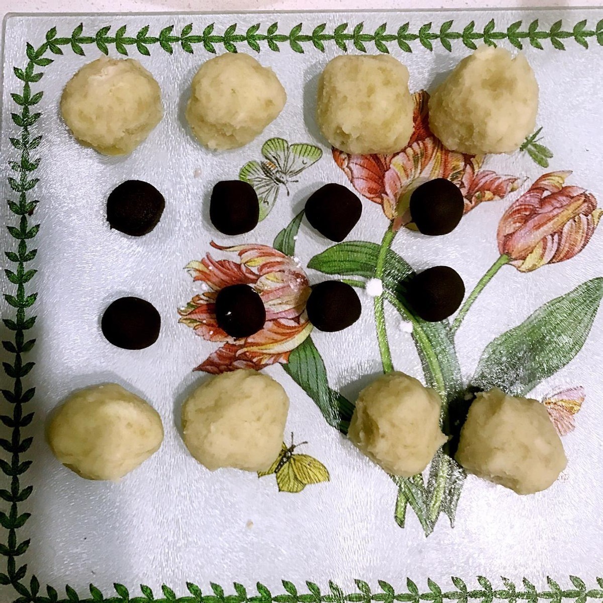 家里面有土豆的可以试试这样做,外酥里嫩,非常好吃