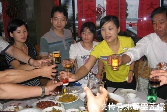 为何家里来了亲戚,不在家里做饭,要去饭店吃饭呢?