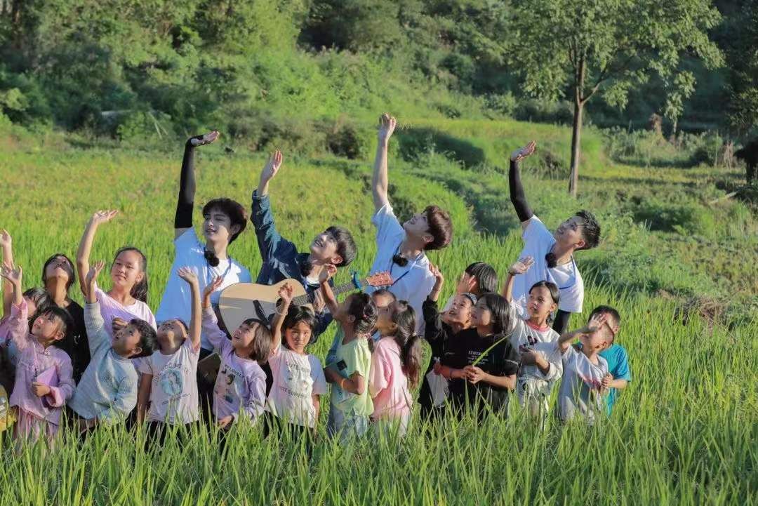 《天天向上》组建“向善小分队”，让年轻人影响年轻人