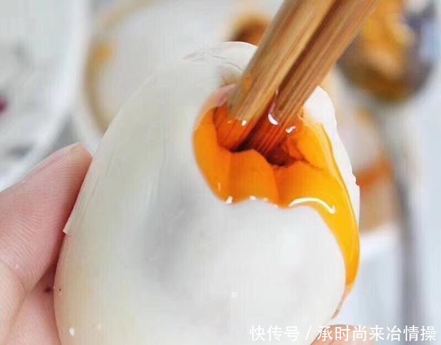 央视|央视“曝光”的海鸭蛋,这油到底是什么东西流出的“油”能吃吗