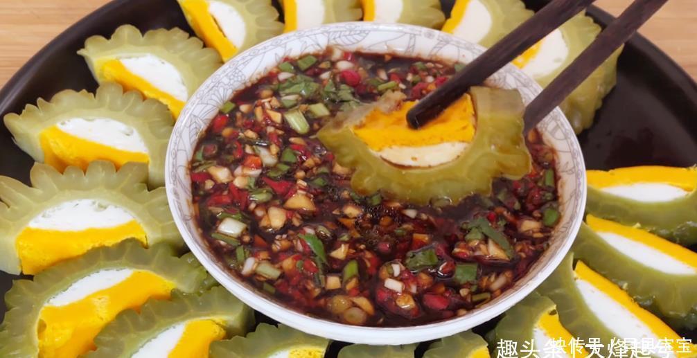解馋|做苦瓜教你一招，饭店一份要58，在家做成本不到8元，真解馋
