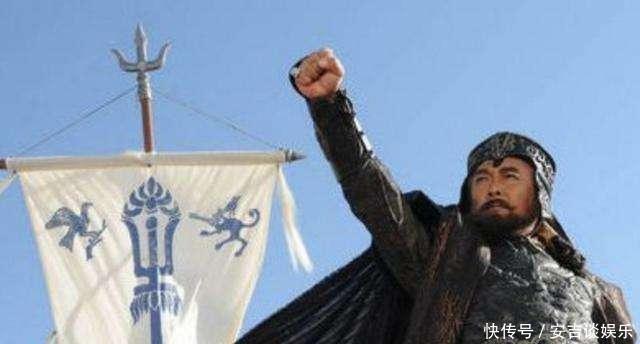 大臣|一个跑去国库偷钱的皇帝，被大臣们从龙椅上拽下来痛打