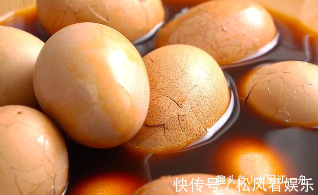 搅拌均匀|原来茶叶蛋的做法这么简单,早知道就不出去买了,学会可以摆摊了