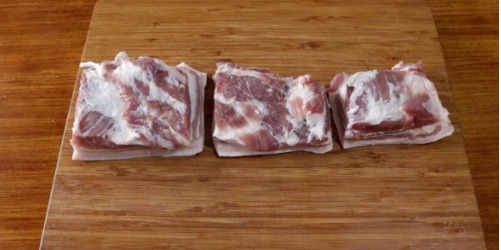  这样烧红烧肉好吃，小火慢炖是窍门，吃起来肥而不腻，入口即化