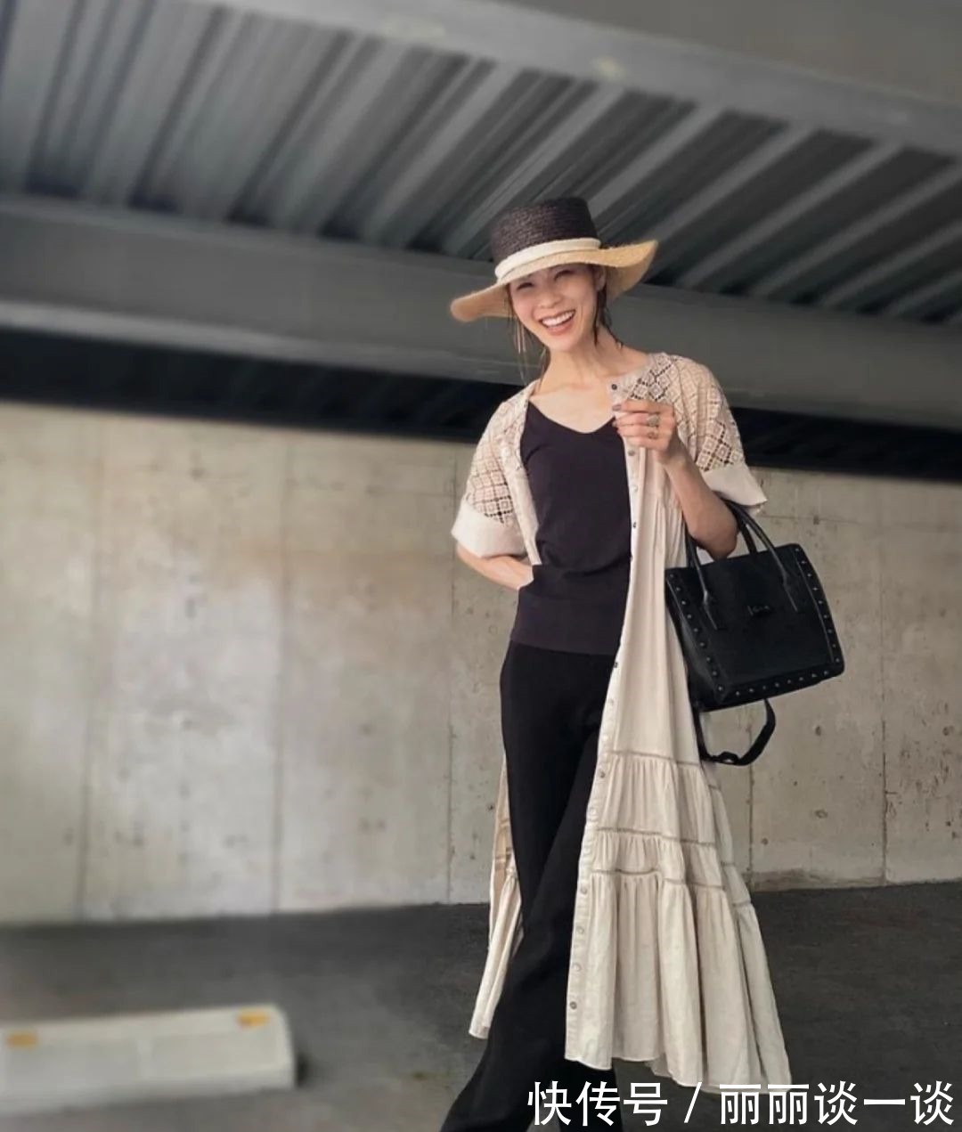 白色系 日本中年主妇的经典“黑白穿搭”,不老气不沉闷,简约大方还高级!