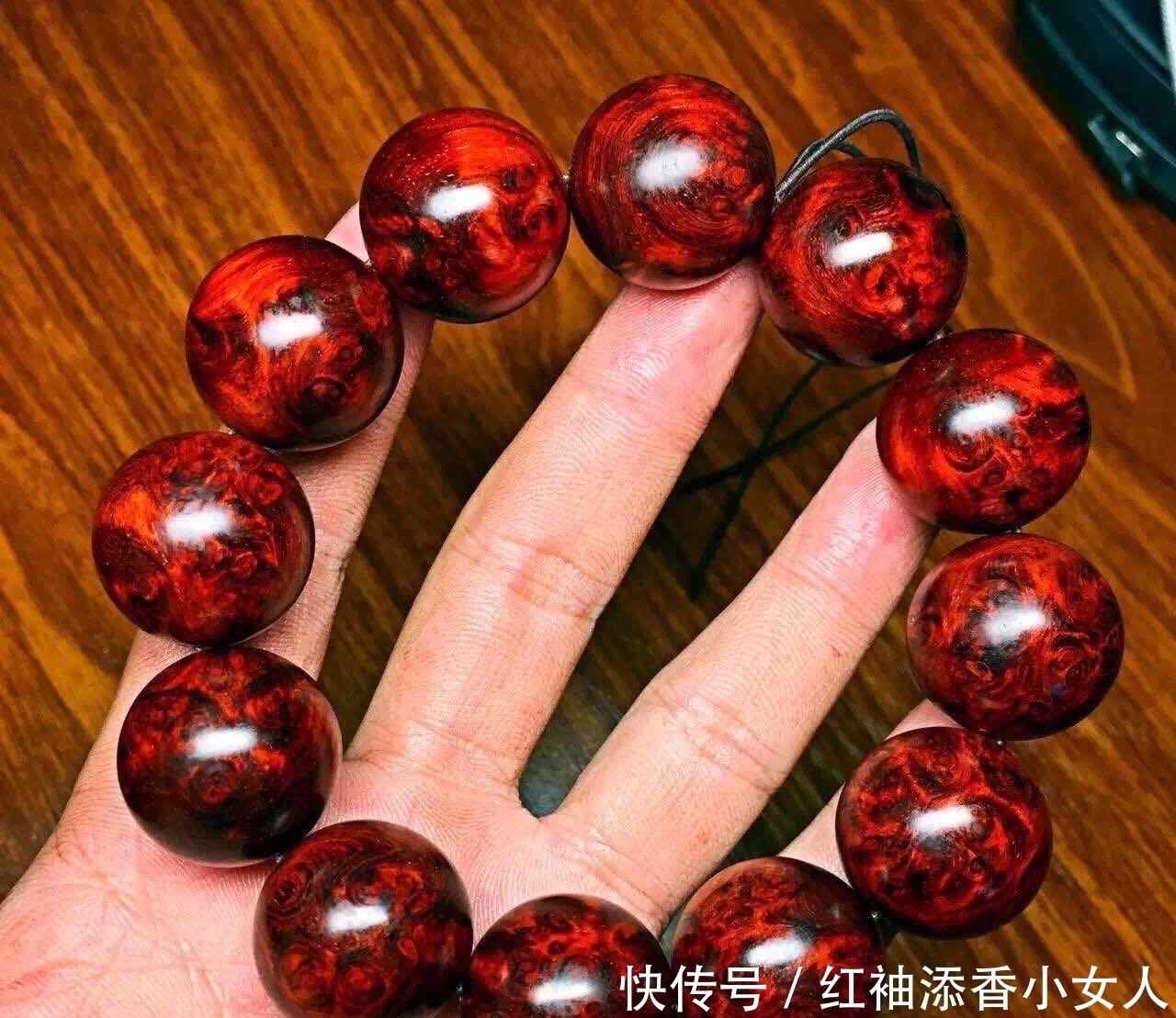 如果你玩手串有这3个举动,那么恭喜你,手串可以扔垃圾桶了!