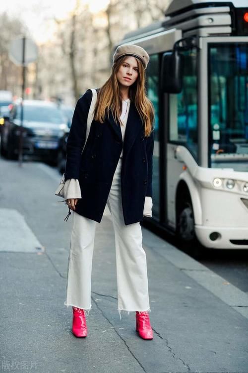 减龄|冬天里藏肉又时髦的穿搭,一定是“阔腿裤+短靴”,洋气还减龄