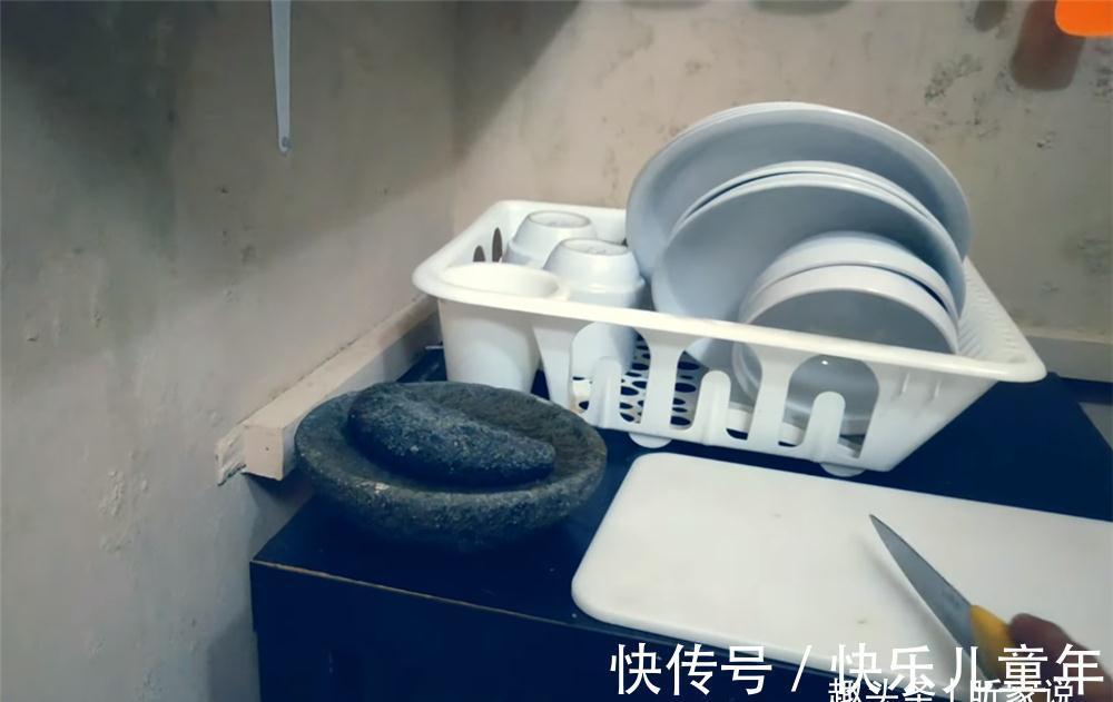 蜗居|33岁的他蜗居16㎡小家,打造一室一厅的独居小窝,网友:苦中作乐