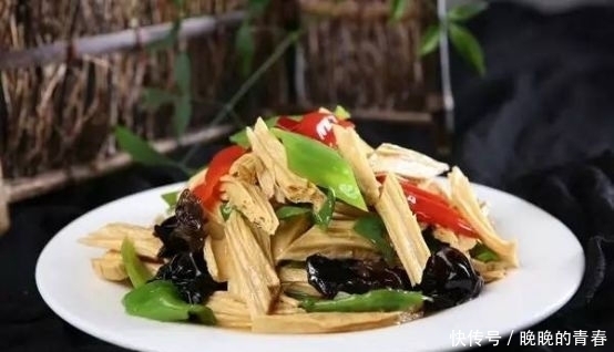 美食推荐:红烧肉烧干豆腐结,腐竹炒木耳,青椒炒肉,葱头烩羊肉