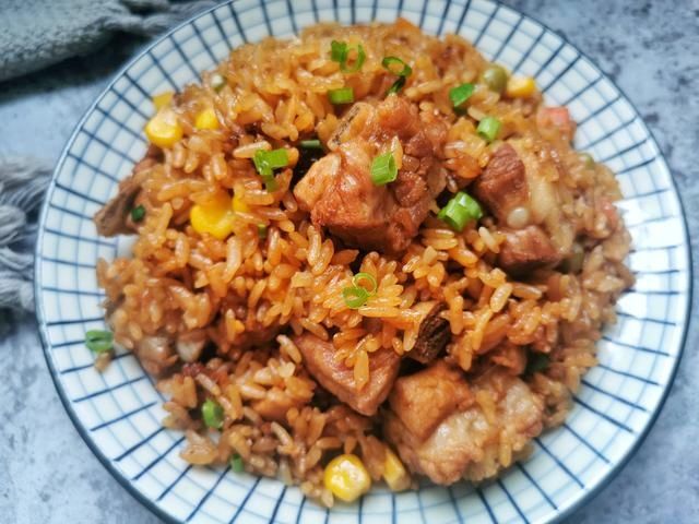 排骨|学会懒人焖饭太方便，饭菜一锅出，省时省事，零厨艺也能轻松搞定