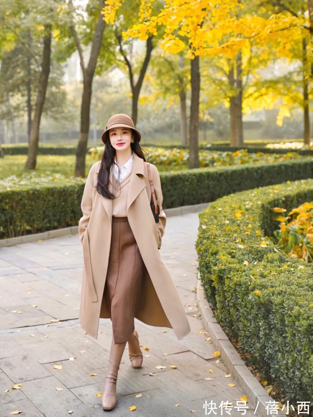 博主|穿大衣,不一定要配小黑裤才好看,搭配“半身裙”更时髦上档次
