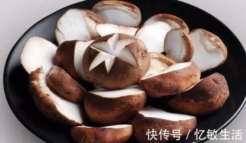 高嘌呤|高嘌呤食物大排名：不想肾早衰，劝你最好别乱吃，当心尿酸飙升