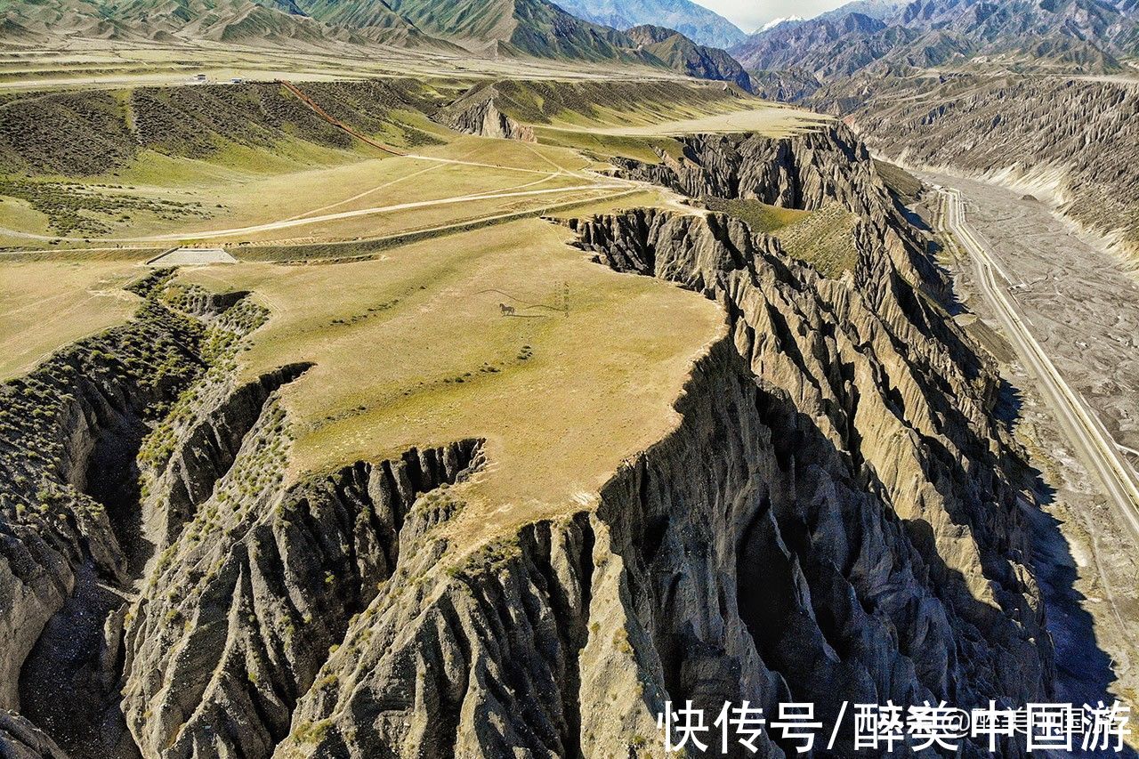 美景|前往独山子大峡谷探景，既有悬崖峭壁，又有荒漠草原，风光旖旎