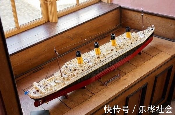 泰坦尼克号|史上最长套装!乐高正式发布10294泰坦尼克号!9090颗粒售价5499元!