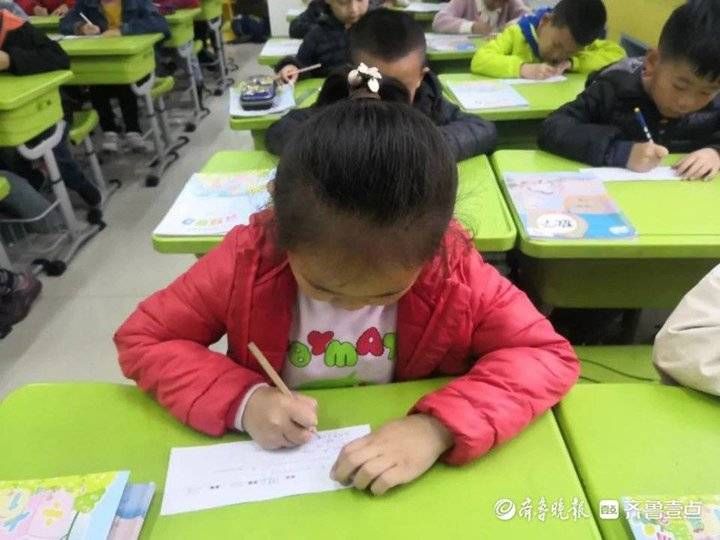 汇诚小学|童心追梦，入队争先——汇诚小学一年级“分批入队”进行时