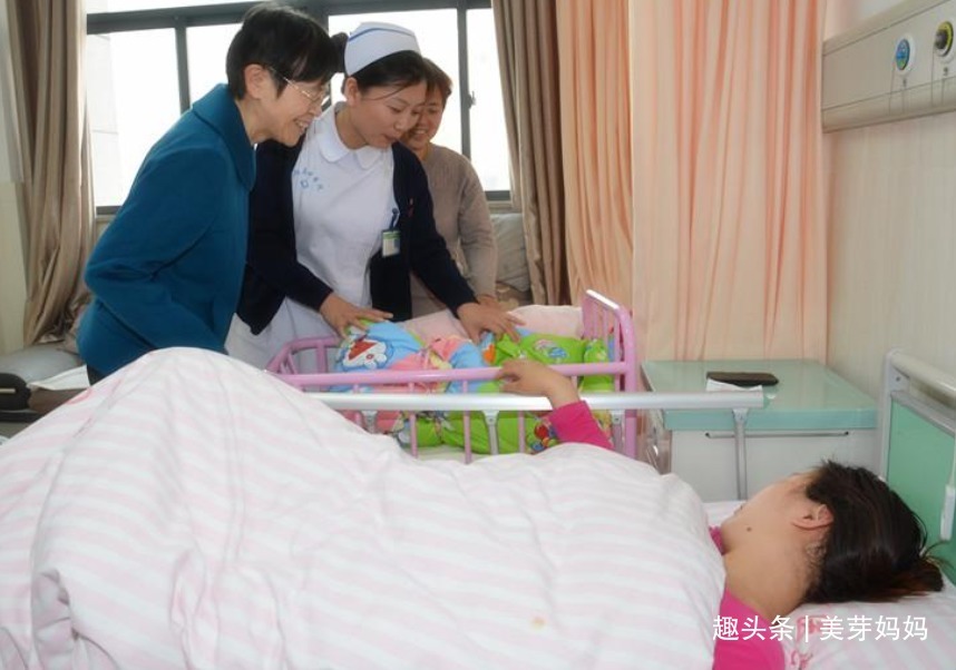 生人|“踩生”并非迷信,科学解释第一个抱娃的人,对孩子影响很大