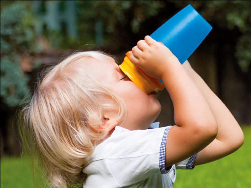 舌头|夹伤舌头的“危险水杯”,你还在用?数名宝宝已中招,家长速查