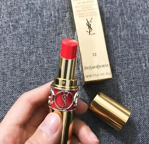 再有钱也别跟风这几只热门口红，谁涂谁丑！长得一般根本hold不住