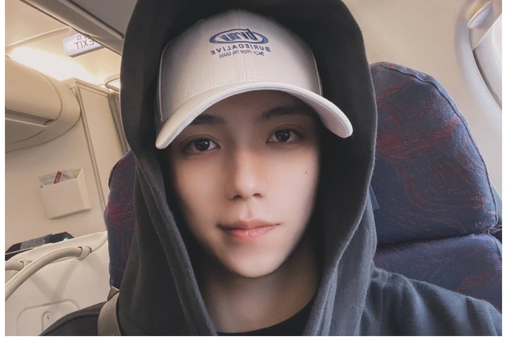 丨 黄子韬刚刚晒出的怼脸四连拍……