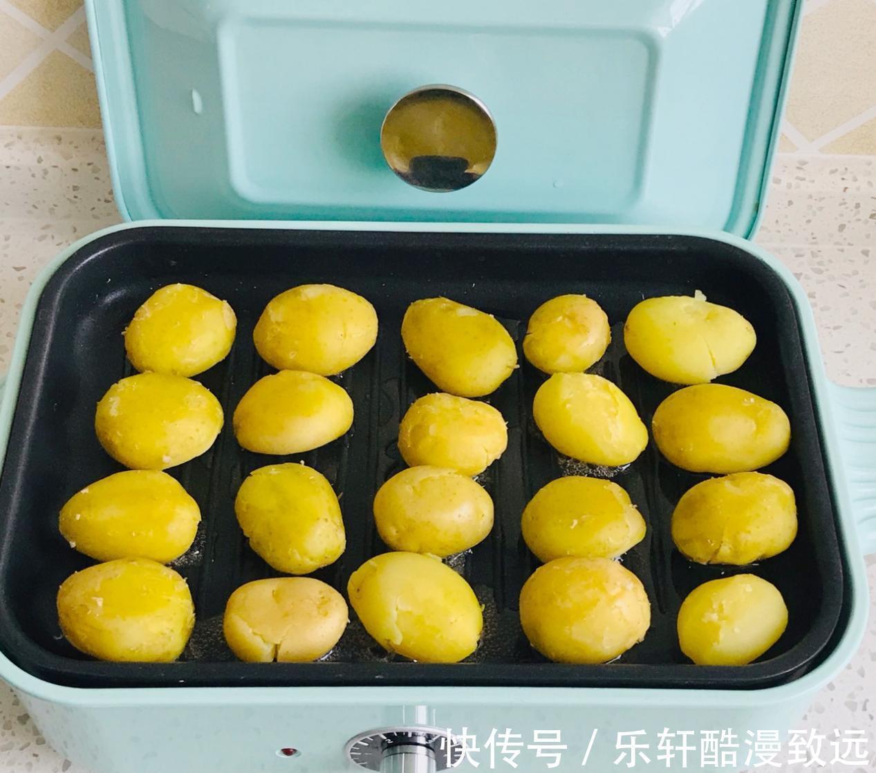 小土豆|土豆的新吃法,鲜香入味,一口一个,孩子很喜欢吃