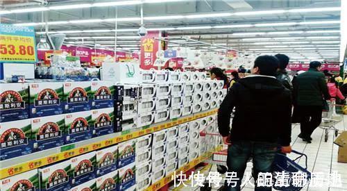 商品|同一箱牛奶,实体店卖50元,为何网上卖25元?商家道出了实情