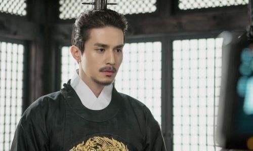 对联|高丽使者出了副上联，老头摆了摆手，苏轼大赞：老头下联答得好