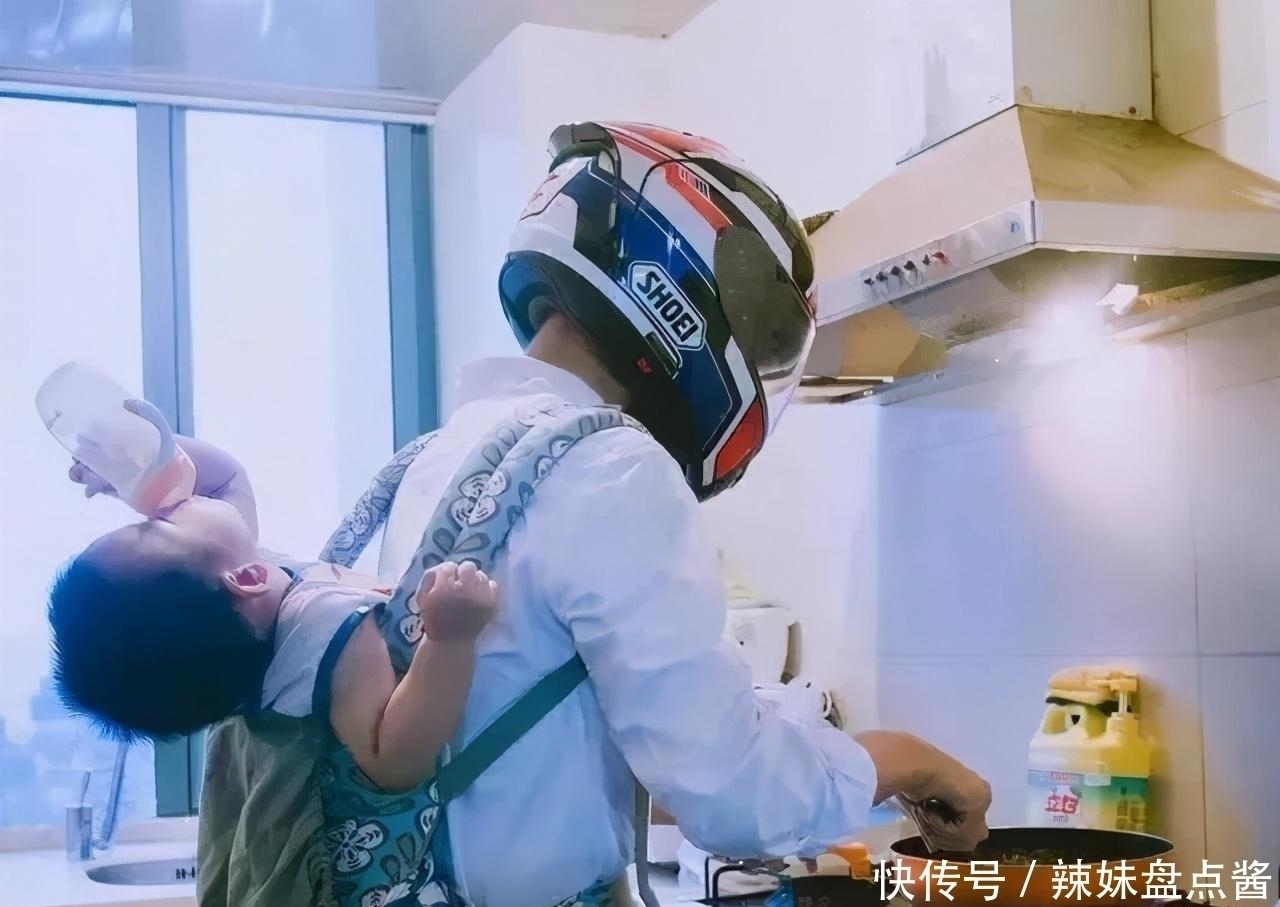 宝爸|实锤了!爸爸带娃果然不靠谱,路遇大雨,父女上演“窒息”的父爱