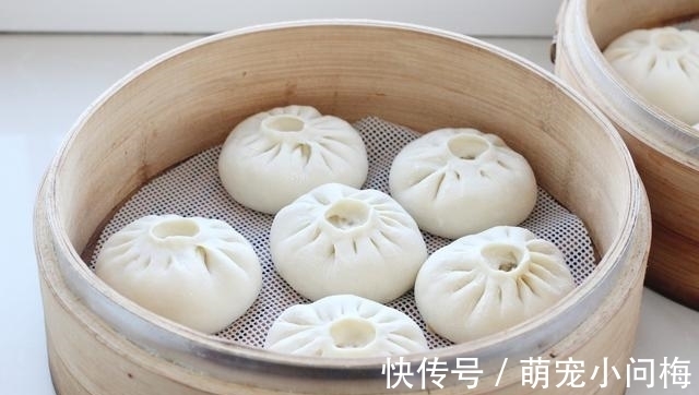 诀窍|蒸肉包子有诀窍，调馅时多做这一步，皮软馅香直冒汁儿，好吃到爆