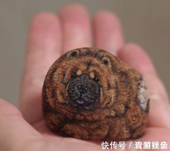 小姐姐$在石头上画画!日本小姐姐笔下的萌宠,惹9万网友围观:也想要一个