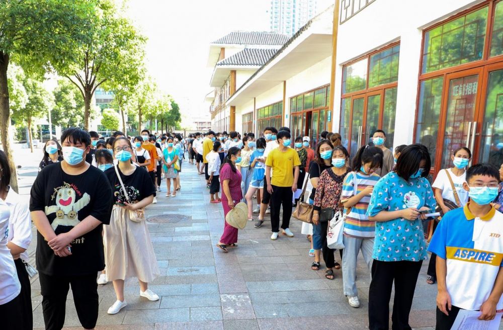 新冠|注意！今日起15-17岁人群可在大足区人民医院疫苗接种点接种新冠疫苗