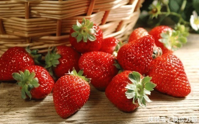 延缓衰老|45岁后的女人不要太节俭,常吃八种食物,加一运动补充雌激素