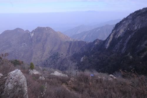 秦岭|西安秦岭未开发的峪口，自驾车能开进去，内藏翡翠谷和神秘巨石