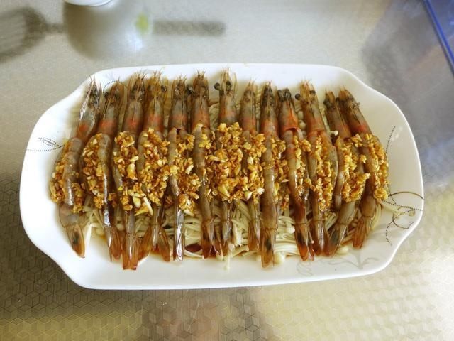 蒜泥|大厨教做正宗蒜蓉开边虾，做法简单，味道鲜美，再也不用买着吃了