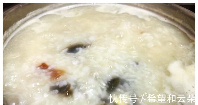 皮蛋瘦肉粥|皮蛋瘦肉粥，粤菜大厨教的3个诀窍要记牢，鲜美不腥，粥底绵滑！