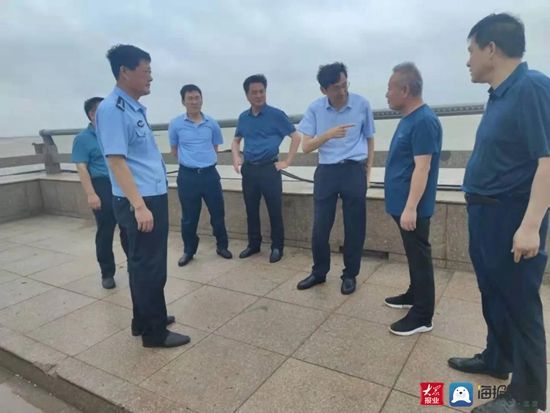 赵文志|东港交通：风雨有我在 坚守保畅通