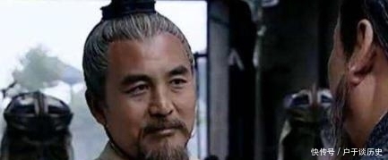 装作|下人勾搭婢女，主人装作不知甚至还撮合两人，不想因此捡回一条命