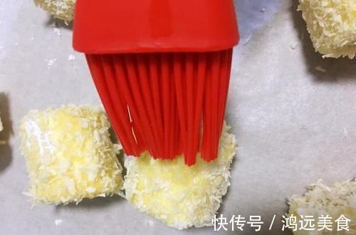 香蕉段|香蕉别总生吃了,做成简单的小甜品,外酥里嫩,大人小孩都爱吃