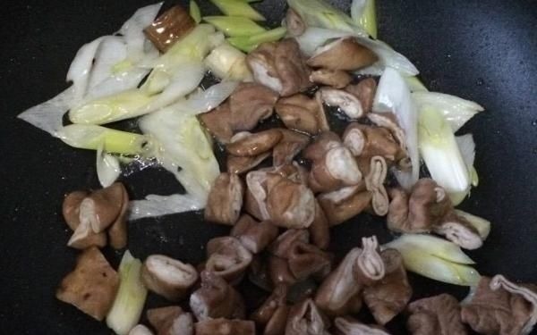 豆腐和它是绝配，营养健康又解馋，炖一锅连汤汁都不剩，贵点也值