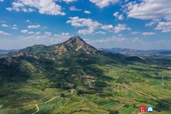 走在东港的春天里⑨：暮春之际｜不负春光不负景，淡云流水观“石老山”！